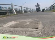 Ditambal Papan Triplek, Jembatan di Desa Bongkot Peterongan Jombang Rusak