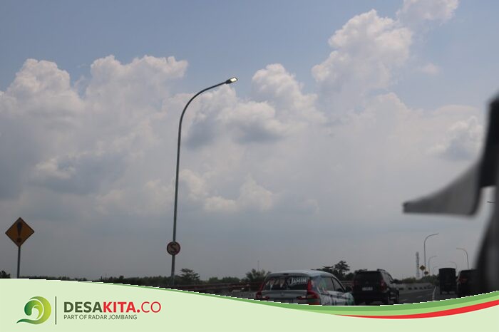 Error, PJU di Jembatan Ploso, Jombang Nyala Saat Siang Bolong