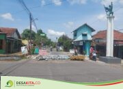 Ada Perbaikan Duiker, Jalan Poros di Desa Sudimoro Jombang Ditutup
