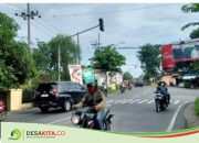 Lampu TL di Pertigaan Desa Diwek Padam, Bikin Lalu Lintas Semrawut