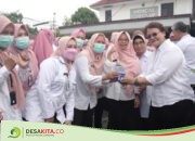 Upaya Tekan Inflasi Sekaligus Jaga Ketahanan Pangan, RSUD Jombang Bagikan 1.500 Bibit Tanaman Cabai ke Staf dan Pasien