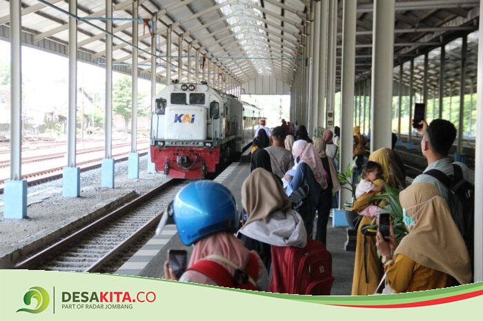 Libur Panjang, Penumpang Kereta Api di Stasiun Jombang Melonjak 50 Persen, Rata-Rata Bepergian ke Tempat Wisata