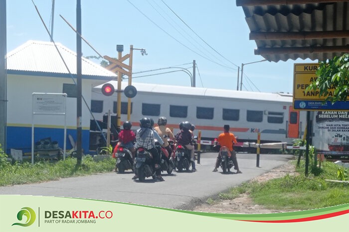 Sempat Diusulkan Dicabut, Patok Palang Perlintasan Kereta Api di Desa Jabon Jombang Batal Dicabut, Ini Alasannya