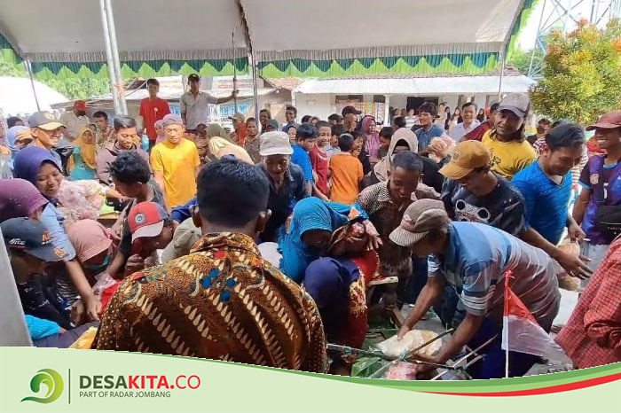 Keseruan Berebut Tumpeng Tradisi Sedekah Bumi Warga Desa Manduro Jombang: Rutin Digelar Setiap Tahun, Wujud Uri-uri Budaya