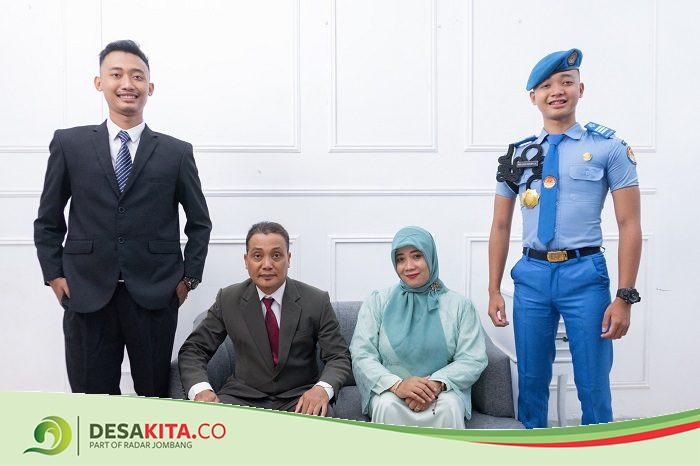 Profil Sugeng Hariyanto Kepala SMPN 1 Sumobito: Jago Bermain Musik, Aktif Mengajar Sejak 1994