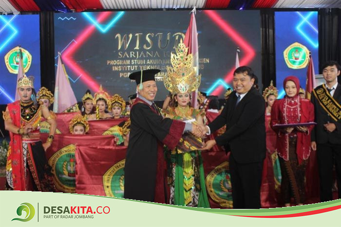 Resmi Berubah Nama Jadi ITEBIS PGRI Dewantara Jombang, STIE PGRI Dewantara Gelar Wisuda Ke-22
