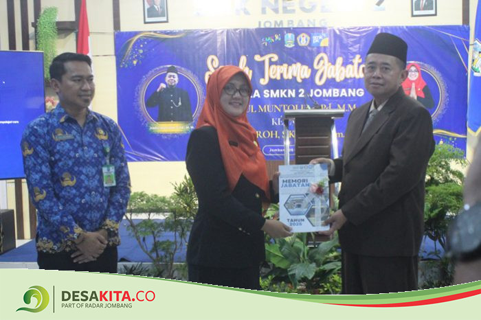 SMKN 2 Jombang Gelar Serah Terima Kepala Sekolah, Begini Pesan Cabdindik