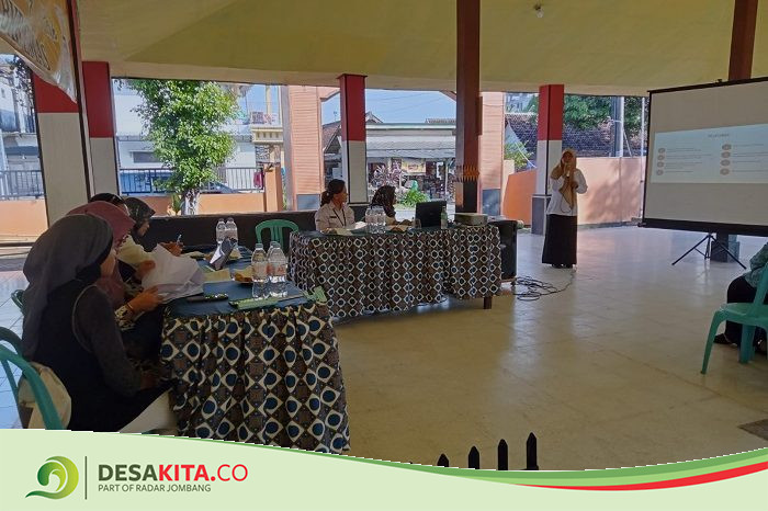 Upaya Tarik Minat Baca, Pemdes Kepuhkembeng Jombang Jadikan Pendopo Ruang Baca