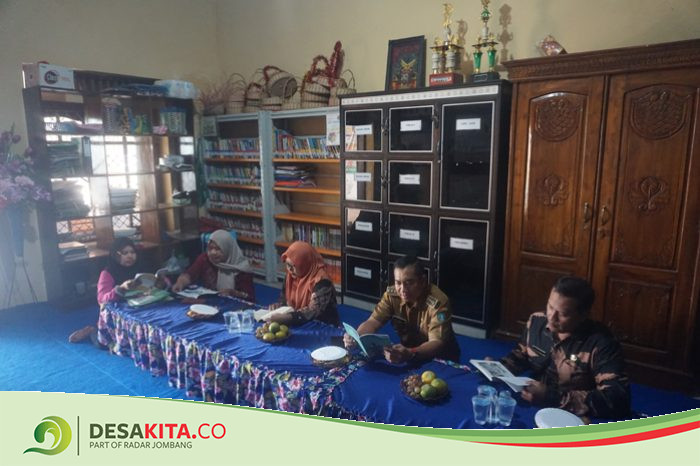 Upaya Tingkatkan Literasi Masyarakat, Desa Bongkot, Kecamatan Peterongan Jombang Optimalkan Perpusdes