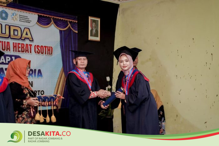 Ciptakan Pola Asuh Positif, Desa Modongan, Kecamatan Sooko Luluskan 26 Ibu-ibu SOTH