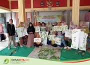 Berdayakan Perempuan, Desa Ngareskidul, Kecamatan Gedeg Latih TP PKK Membatik Ecoprint