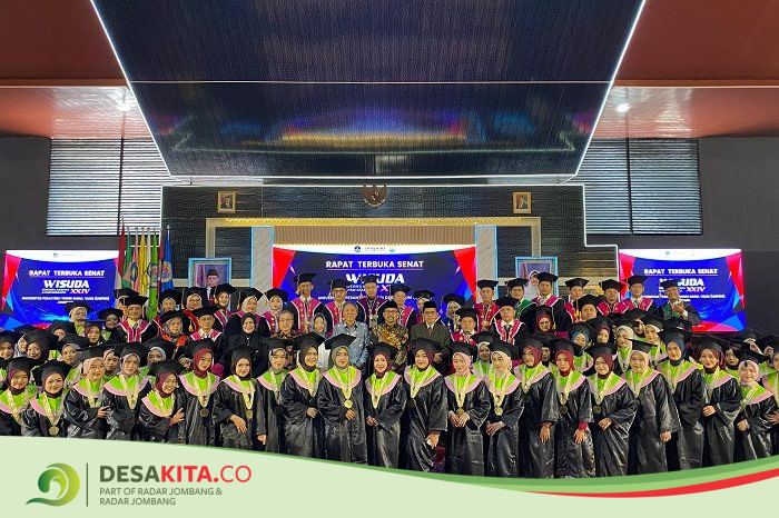 Lepas 458 Wisudawan, Unipdu Jombang Komitmen Cetak Lulusan Berdaya Saing Global