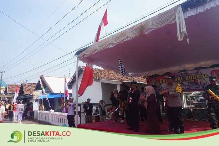 Meriah! Desa Denanyar, Kecamatan Jombang Peringati HUT Kemerdekaan RI dengan Pawai Budaya