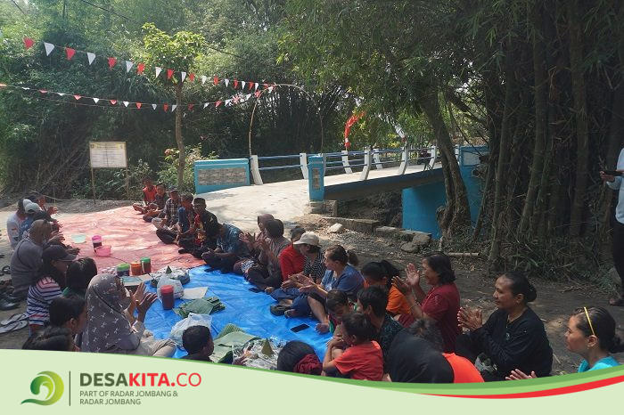 Jembatan Selesai Dibangun, Warga Desa Mojowarno Kecamatan Mojowarno Jombang Gelar Tasyakuran