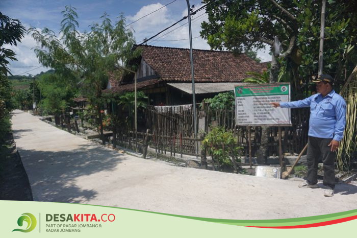 Desa Jiporapah, Kecamatan Plandaan Jombang Optimalkan Pembangunan Jalan Lingkungan dan PJU