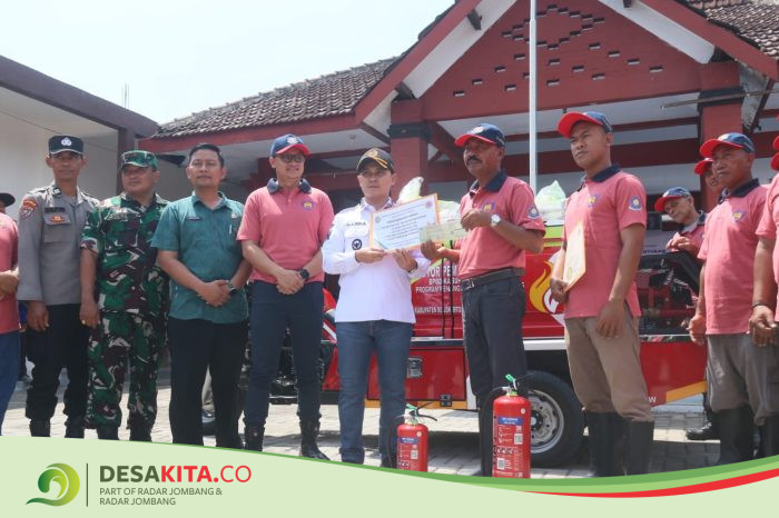 Desa Kepuhanyar, Kecamatan Mojoanyar Siagakan Petugas Jaga Palang Pintu di Perlintasan KA