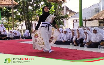 SMPN 2 Perak Jombang Gelar Kokurikuler Produksi Ecoprint dan Semarakkan Peringatan Hari Kartini