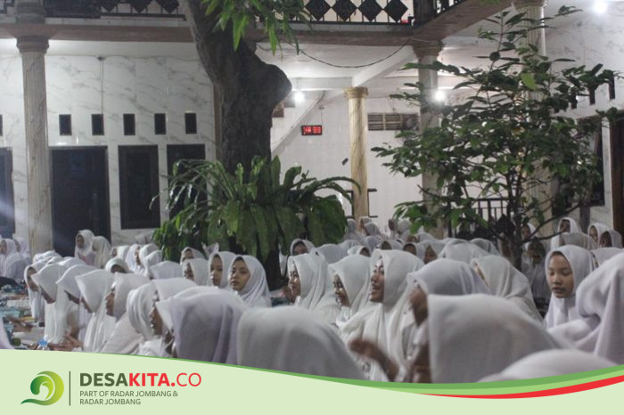 MasyaAllah! Pesantren An-Najach Jombang Targetkan Santri Hafal 30 Juz, Ini Metodenya