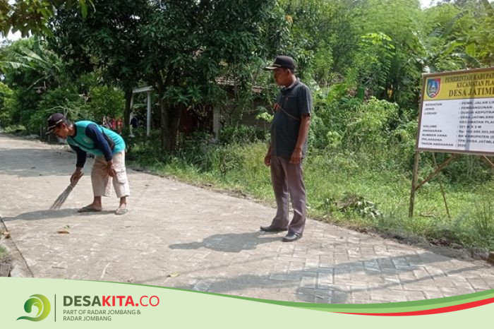 Genjot Infrastruktur, Desa Jatimlerek, Kecamatan Plandaan Realisasikan Pembangunan Jalan Paving lewat Program Desa Mantra