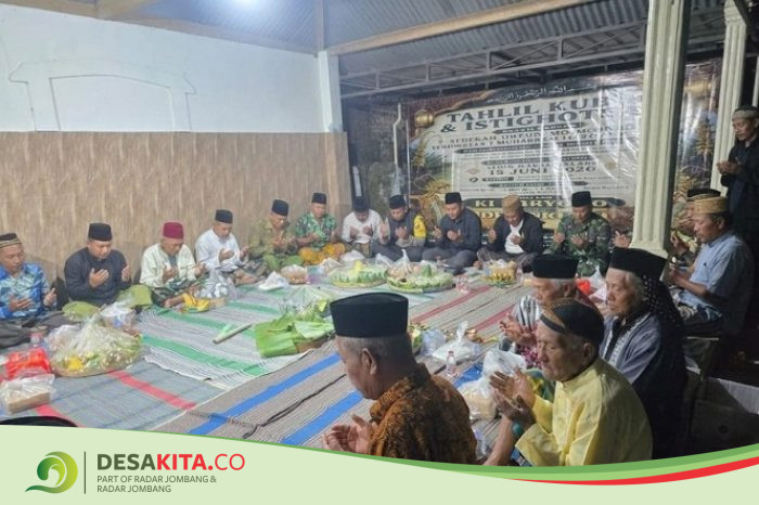 Ribuan Warga Balongbesuk Padati Tradisi Malam Satu Suro di Jombang, Wayang Kulit Semarakkan Acara