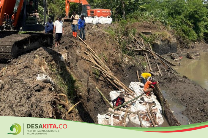 Desa Pungging, Kecamatan Pungging, Ajak Masyarakat Gotong Royong Normalisasi Sungai Sumber Pasinan