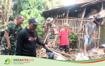 Desa Wringinrejo, Kecamatan Sooko Gotong Royong Bantu Warga Terdampak Bencana