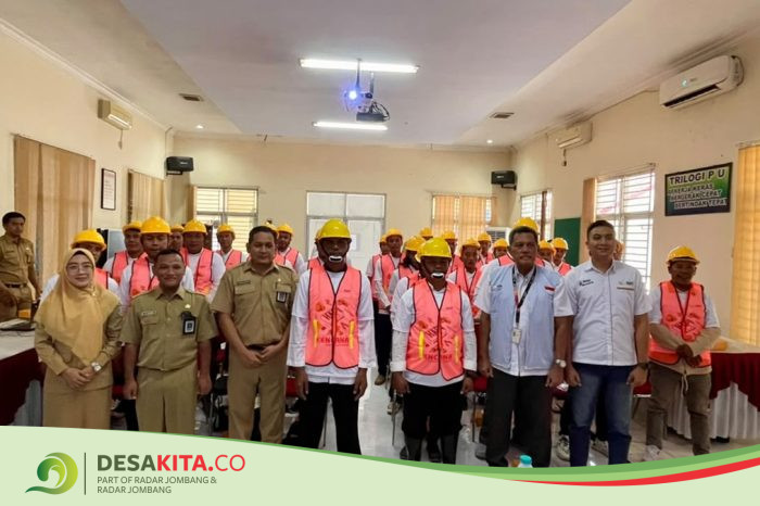 Jombang Gembleng 30 Tukang Rangka Baja Ringan, Ini Tujuannya